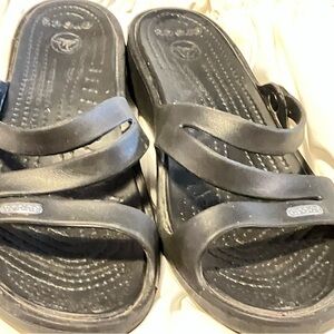CROCS Black Embossed Logo Slides